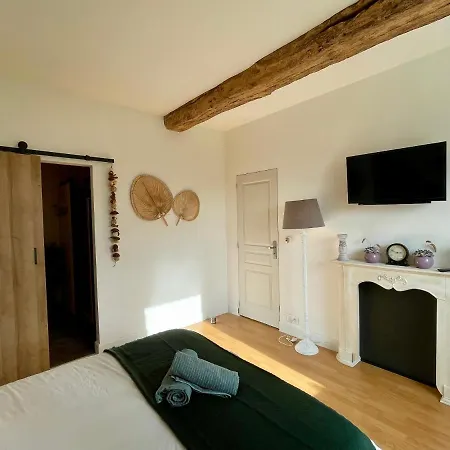 Pensjonat La Naomath - Maison D'hotes, Insolite & Nonant