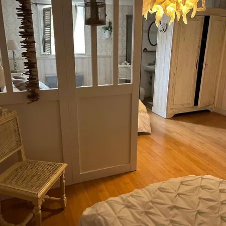 Guest house La Naomath - Maison D'hotes, Insolite & 3*