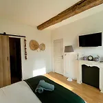 ゲストハウス La Naomath - Maison D'hotes, Insolite & Nonant