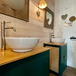 ゲストハウス La Naomath - Maison D'hotes, Insolite & 3*