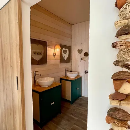 La Naomath - Maison D'hôtes, Insolite&gîte Casa de hóspedes Nonant