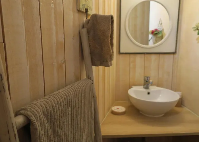 Guest house La Naomath - Maison D'hotes, Insolite & Nonant