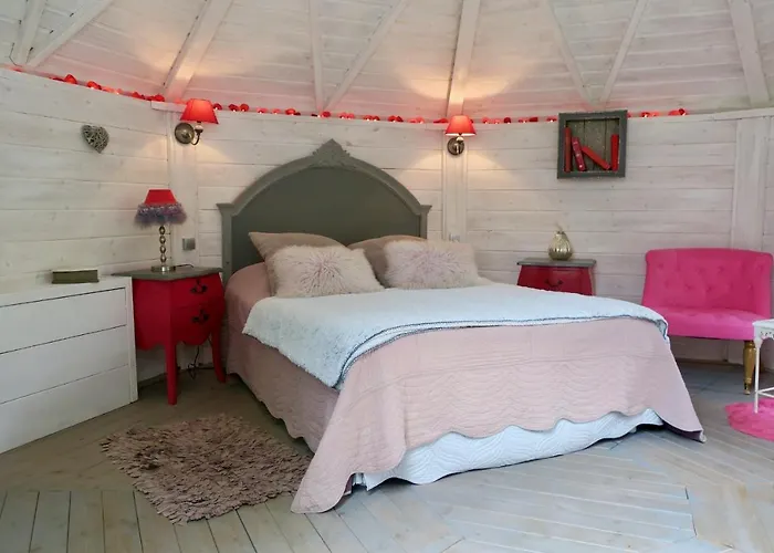 Guest house La Naomath - Maison D'hotes, Insolite &