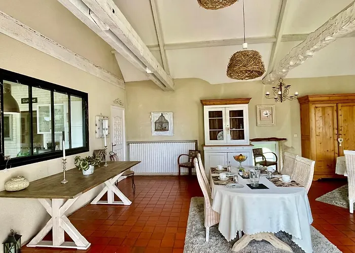 Guest house La Naomath - Maison D'hotes, Insolite & Nonant