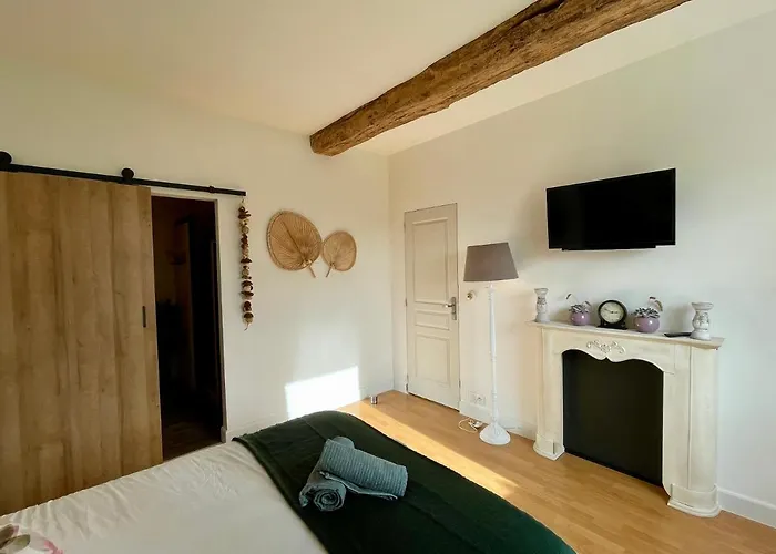 Guest house La Naomath - Maison D'hotes, Insolite & Nonant